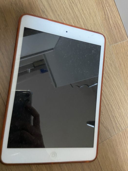 Продам Айпад на запчасти
