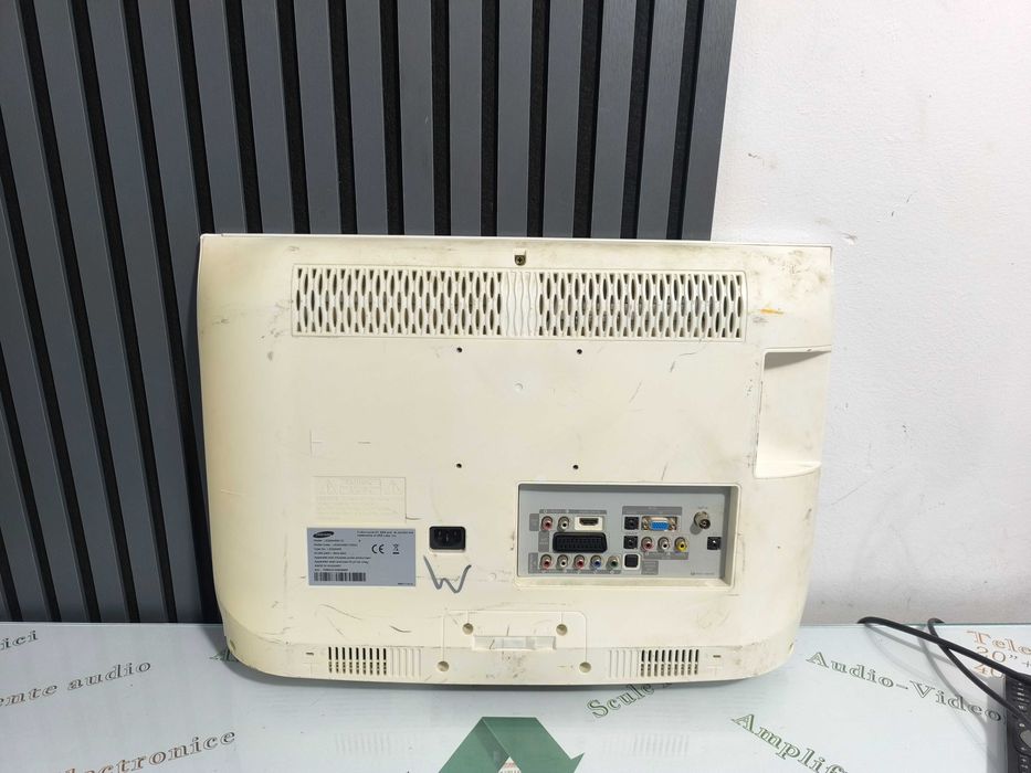 Televizor Samsung LE22A450C1D 22 inch cu porturi multiple