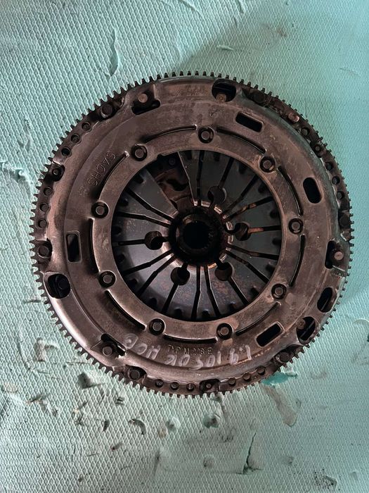 Маховик  за VW Aydi Seat Skoda 1.9 1.6 TDI цена 300 лв