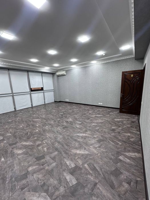 40м² вдоль дороги на 3м этаже