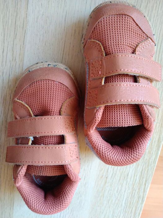 Бебешки обувки  размер 20  Декатлон