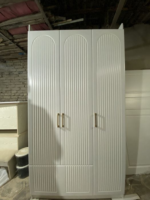 Шкаф     Хайтек