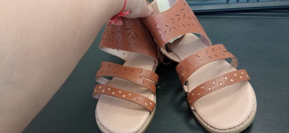 Дамски обувки и сандали