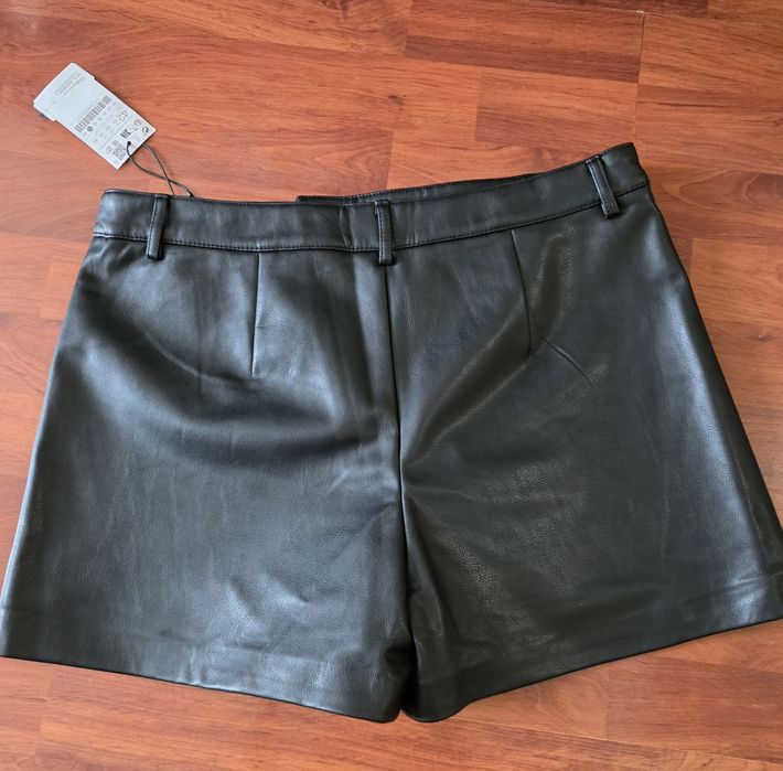 Stradivarius Къси кожени панталони