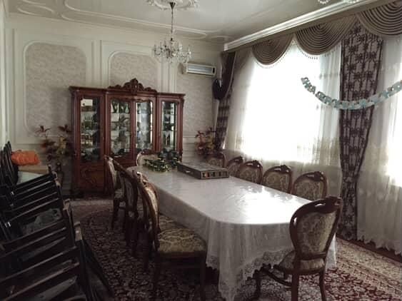 Hovli sotiladi orikzorda