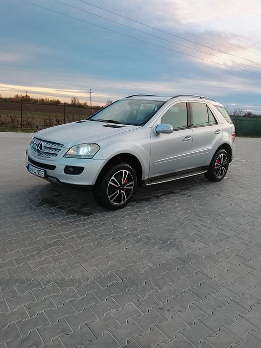 Mercedes ML 320 vând urgent