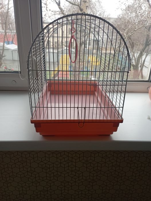 Продам клетку большую.