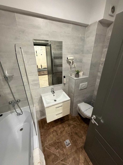 IS Cazare Regim Hotelier Centru Palas Newton Aeroport Apart 1-2-3 Cam