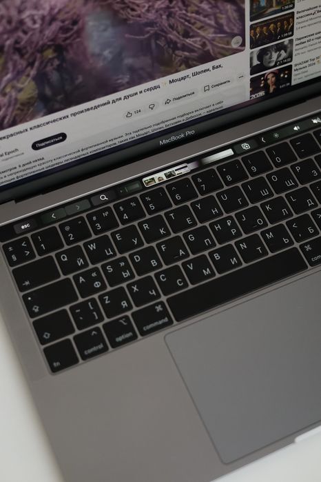 MacBook Pro Touch Bar Retina 2019 i5
