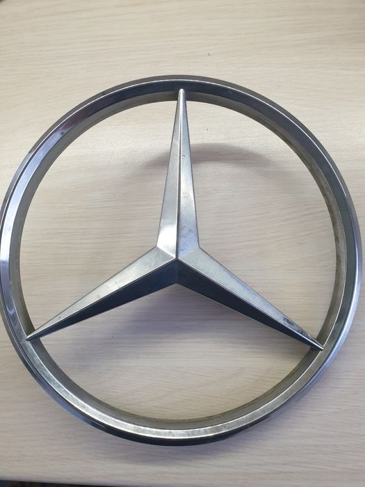 Эмблема Мерседес актрос MP1