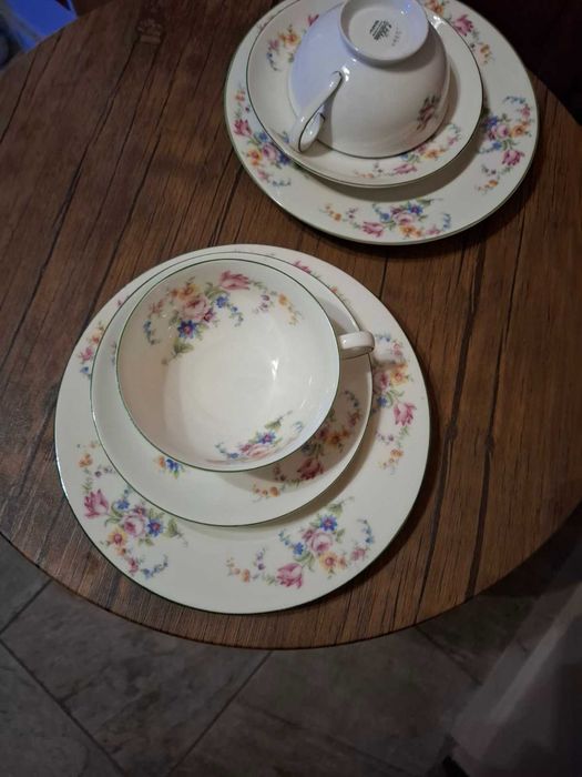 Тройни порцеланови сетове