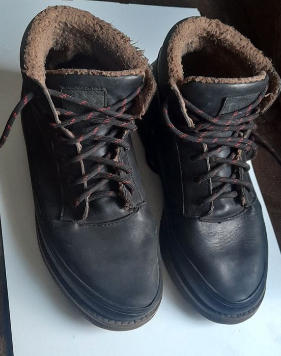 Продам кроссовки подросковые