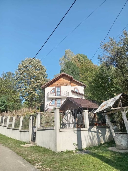 Casa de vacanta/locuinta permanenta direct proprietar linga Pucioasa