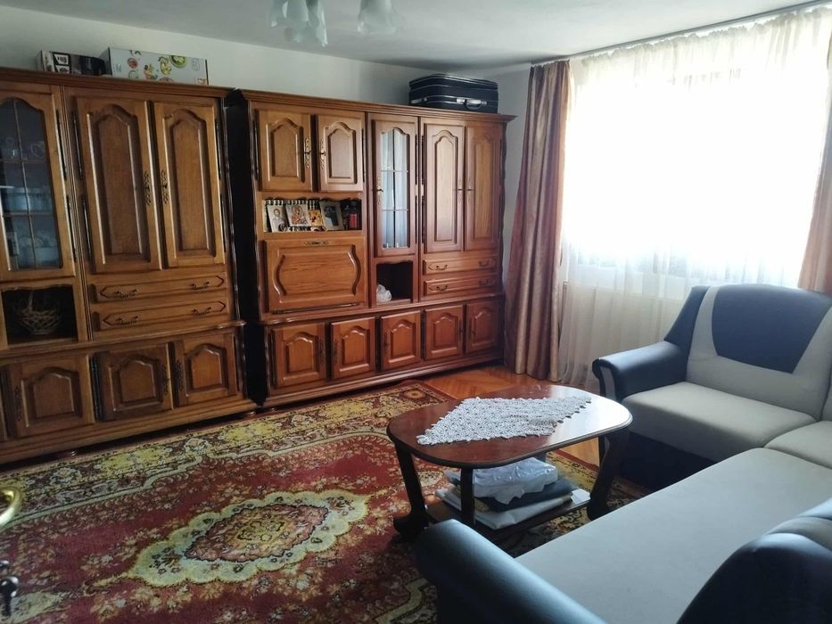 Casa de vanzare la sat