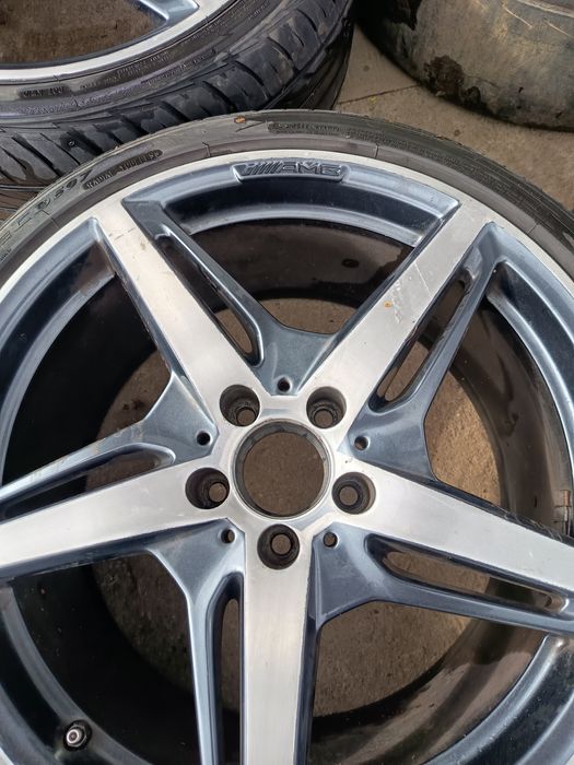 Jante originale Mercedes AMG R19 9J -5×112  cu distanțiere și prezoane
