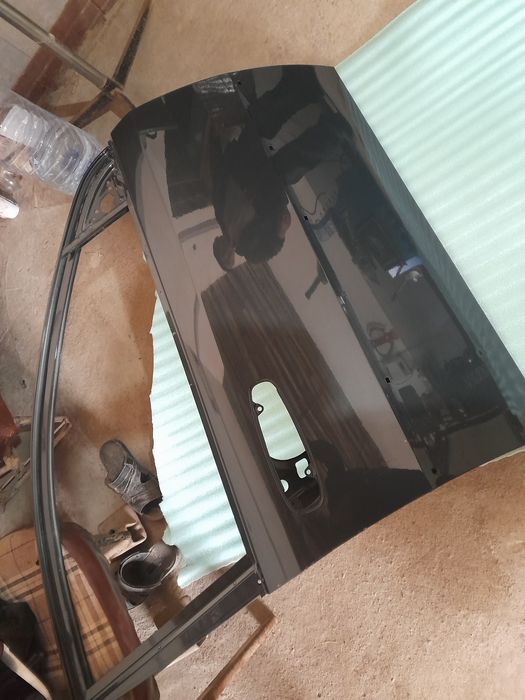 Жентрага олди унг тараф эшик завод ранги GK2