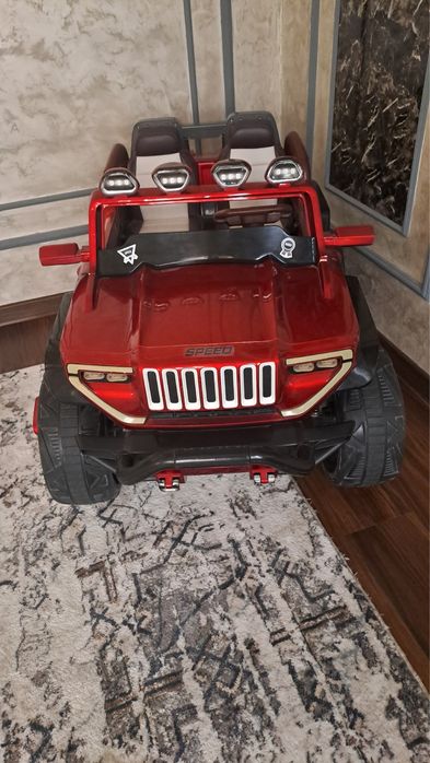 Детская мошинка джип.