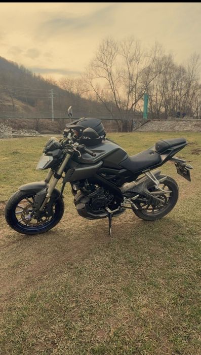 Motor yamaha MT 125