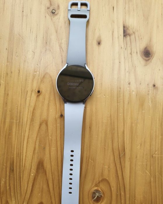 Смарт часовник Samsung Galaxy Watch 6 НЕ РАЗЛИЧИМ ОТ НОВ