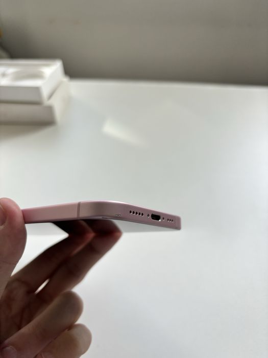 Продам Iphone 15 128GB Pink