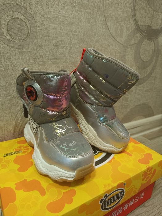 Зимние сапожки на девочку