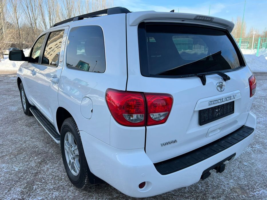 Тойота 33.5 млн обмен на квартиру в астане !