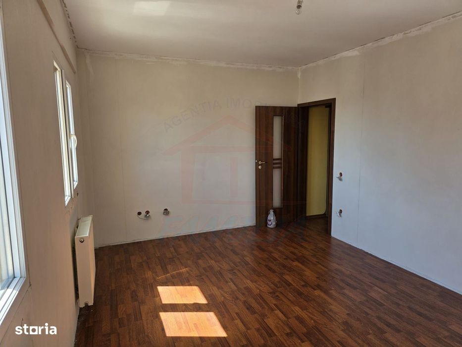 Vanzare apartament cu 3 camere, zona(General), sup. 98 mp, pret 120.00
