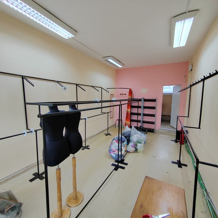 Suport pentru umerașe (metalic)