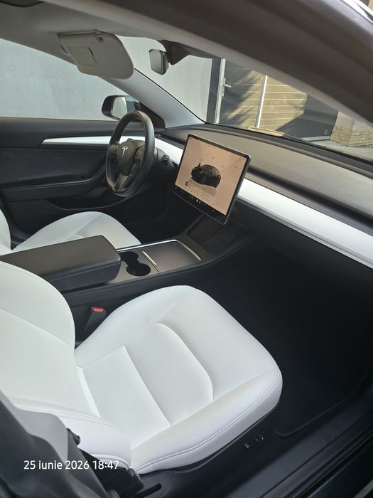 TESLA Model 3 2023 — imagine 5