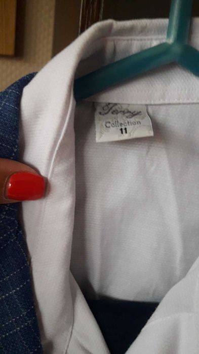 Костюми - 2 бр. пълни комплекти с риза.