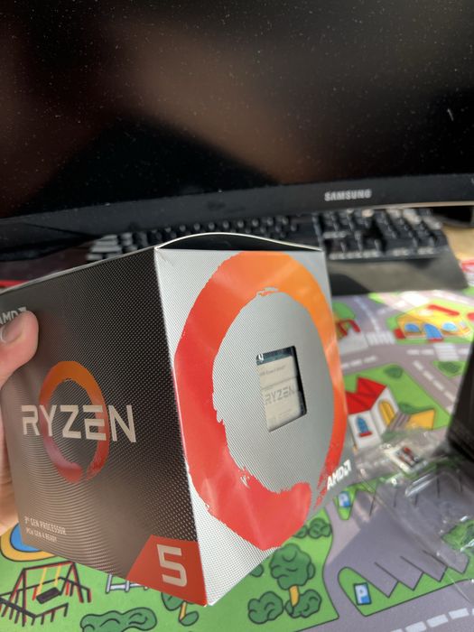 Ryzen 5 3600 XT full box cu cooler