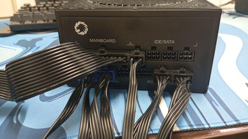 Модульный Блок питания Gamemax 850Wt 80+ Gold