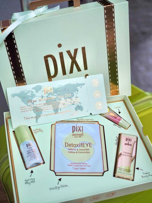 НОВ! Козметичен комплект PIXI