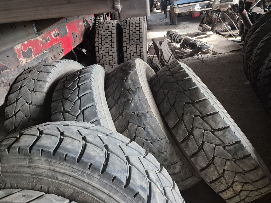 Продам резину на самосвал