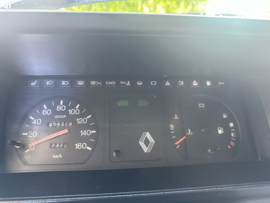 Бус Renault Trafic