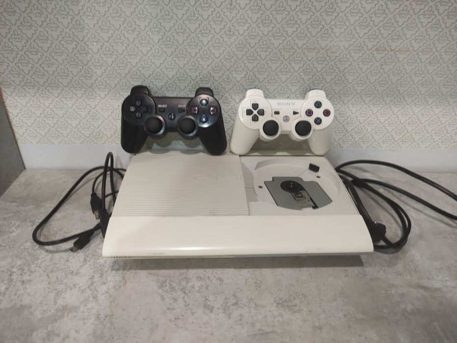 Продам Ps 3 super slim 500гб белый