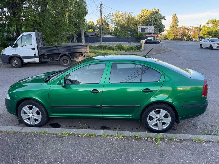 SKODA Octavia 2012 — imagine 5