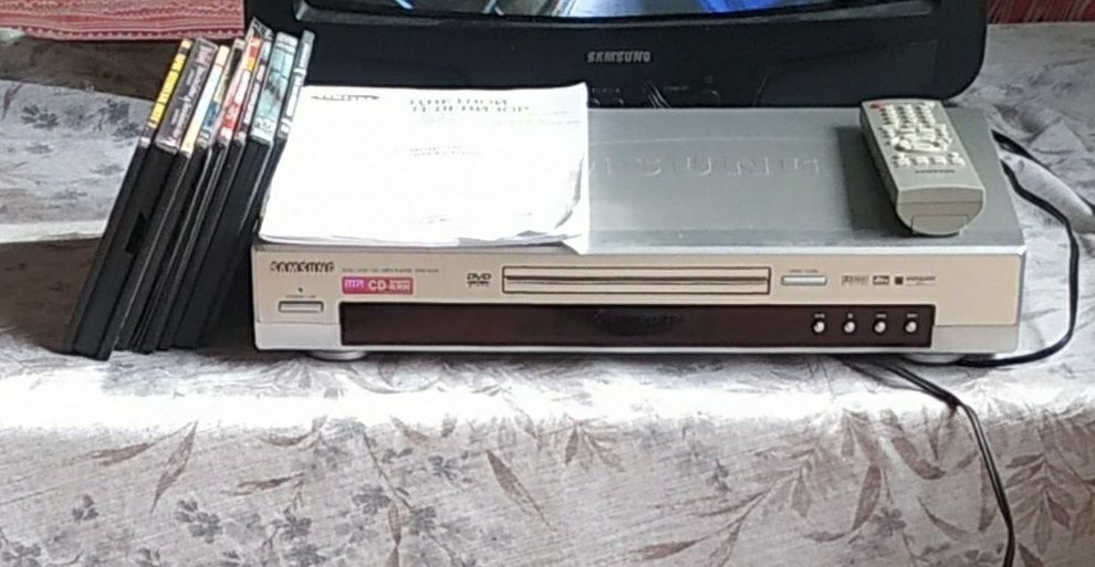 Телевизор Самсунг .