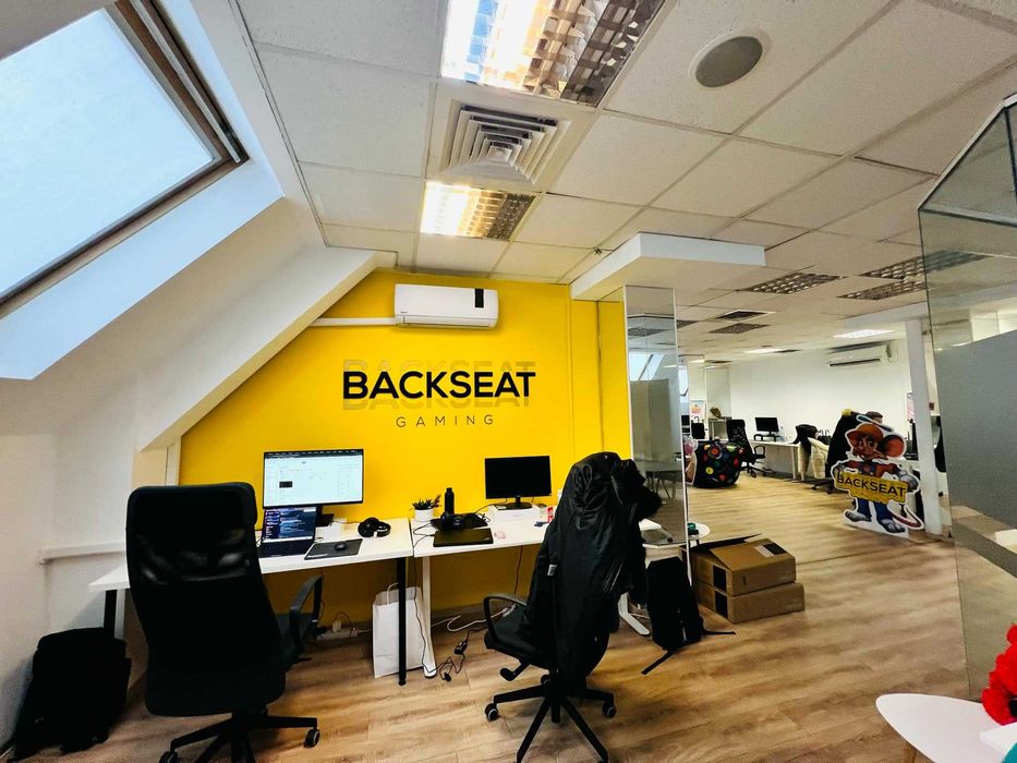 Дава се под наем Офис в София, Зона Б-18 - 230 кв.м за 1500 € - Снимка #2