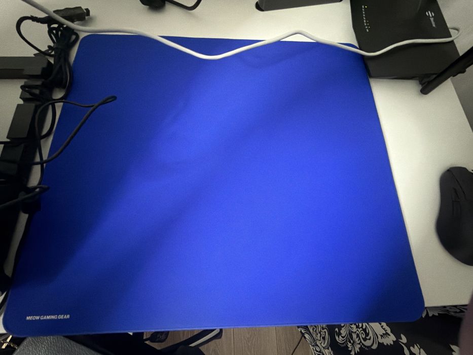 коврик для мыши MGG Ultraneon в идеальном состоянии