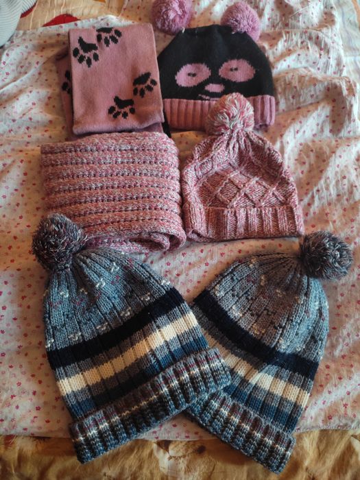 Продам шапки женские