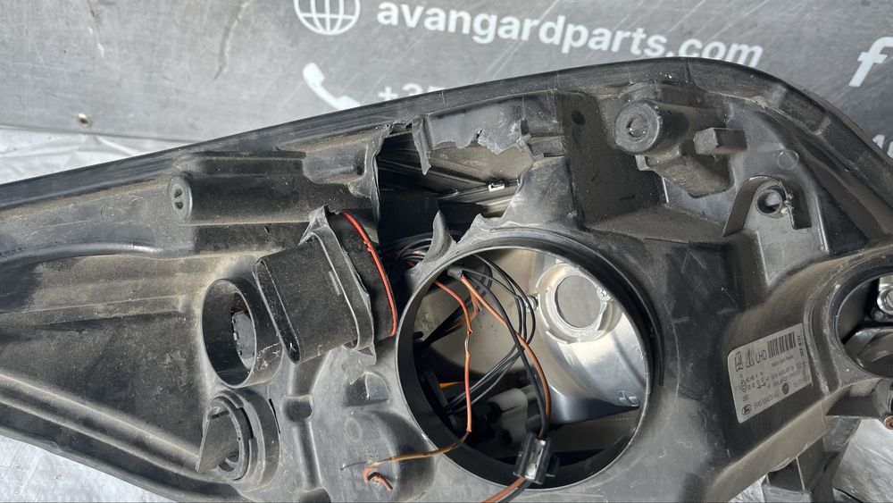 Ford Kuga 1 ляв фар