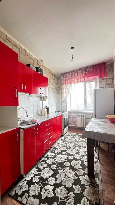 Срочно продается 3-х комнатная квартира в девятиэтажке Тайвань