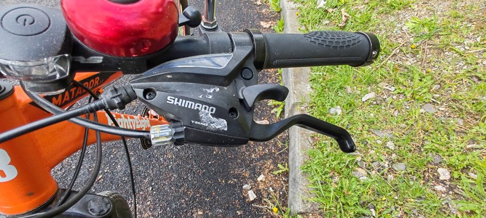 Vând bicicleta ca nouă