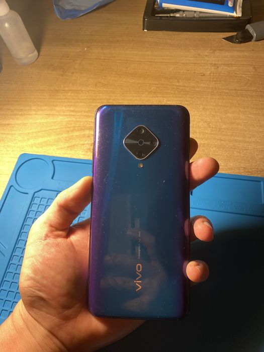 Vivo V17 продам