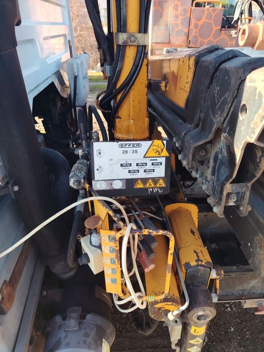 Nissan Atleon 3.0 basculabil cu macara