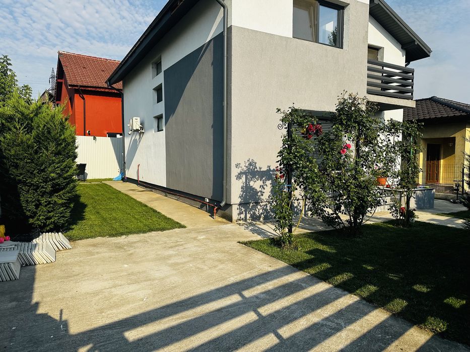 Casa de vanzare/inchiriere