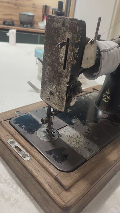 Швейная машина ручная