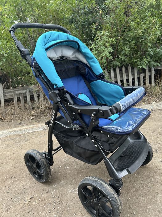 Продам коляску в хорошом состояние