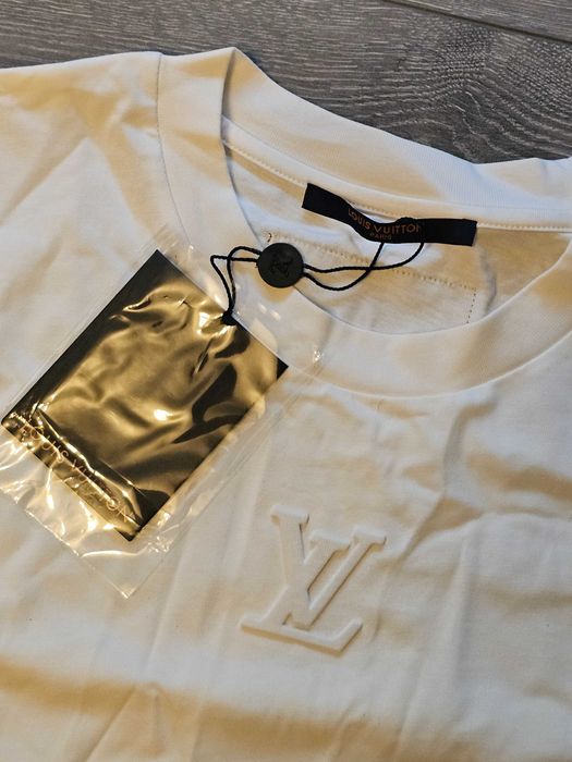 Tricou alb LV logo, marimea L nepurtat
